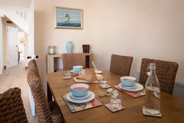 Pen y Bryn : Pet-Friendly 3‑Bed Cottage Rhosneigr