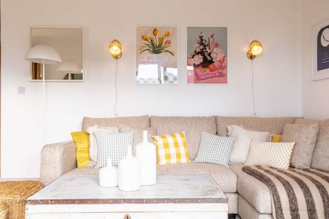 Porth Crigyll : Beachfront 3‑Bed Cottage Rhosneigr