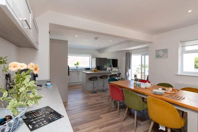 Sandaig: Pet-Friendly 4‑Bed Home Benllech
