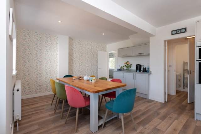 Sandaig: Pet-Friendly 4‑Bed Home Benllech