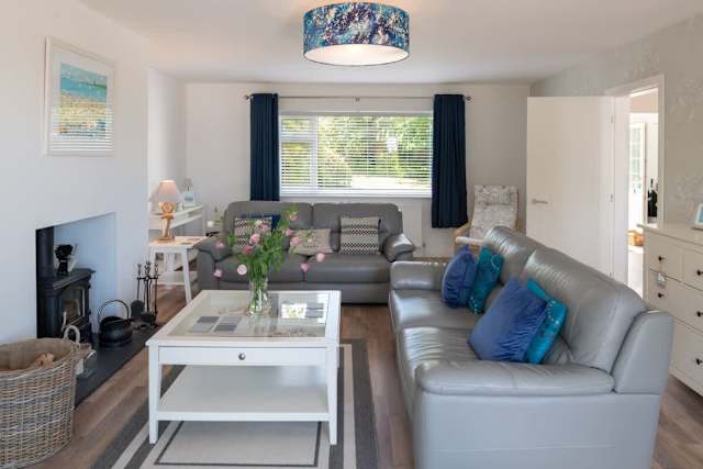 Sandaig: Pet-Friendly 4‑Bed Home Benllech