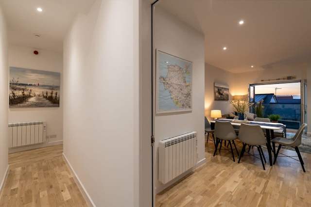 Sea Breeze: 3‑Bed Apartment Rhosneigr