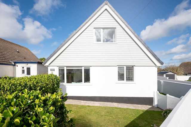 Spring Tide : Refurbished 4‑Bed Home Rhosneigr