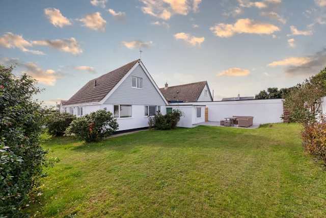 Spring Tide : Refurbished 4‑Bed Home Rhosneigr