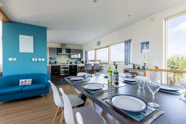 The View: 4‑Bed Beach Retreat Rhosneigr