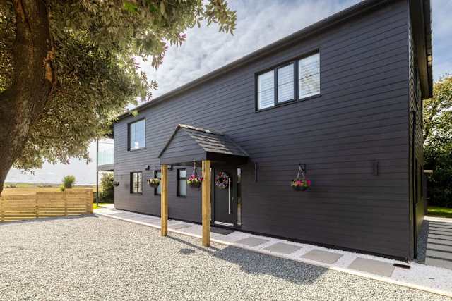Bluebells: A fantastic new build sleeping 8 in Llanfaelog