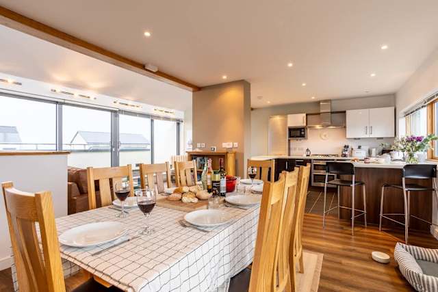 Sea Sway : Modern 4‑Bed Townhouse Rhosneigr