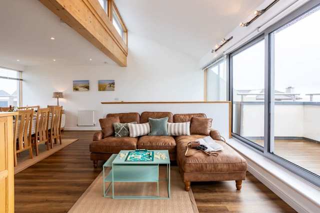 Sea Sway : Modern 4‑Bed Townhouse Rhosneigr