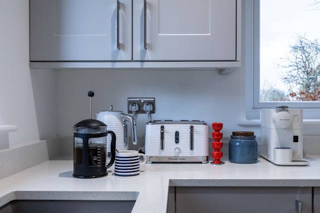 Ty Wawr, a modern, pet‑friendly new build