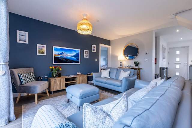 Ty Wawr, a modern, pet‑friendly new build