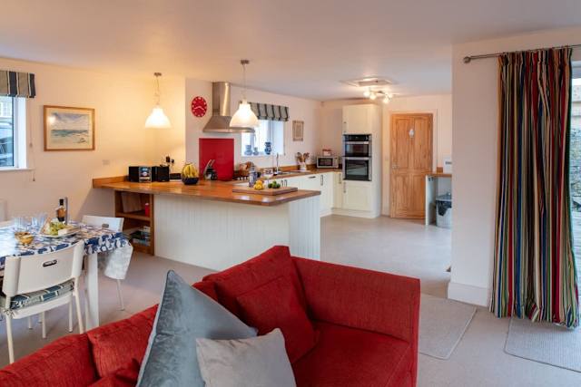 Lagwn Glas: Pet-friendly 2-bed cottage in Rhosneigr