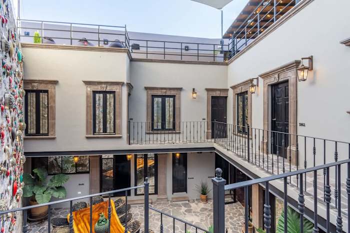 Downtown design Villa with heated pool and rooftop