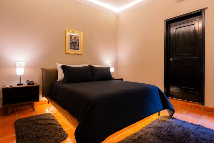 Cozy Queen Room in Boutique Hotel, San Miguel