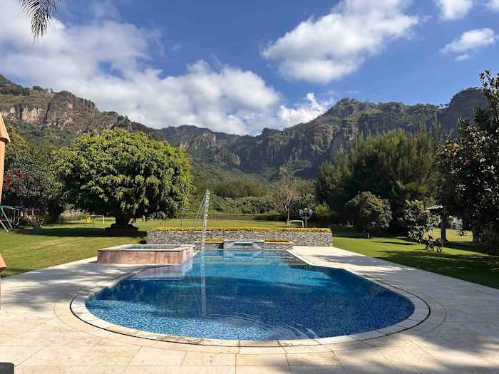 Villa magica tepoztlan con alberca jacuzzi y padel