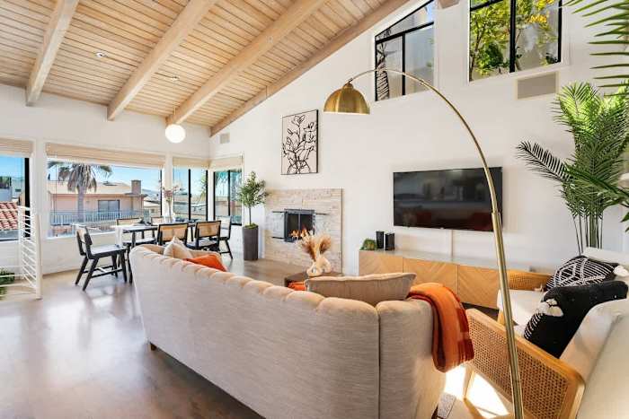 Luxe Retreat Steps to Beach & Shops | Free Parking photo 2