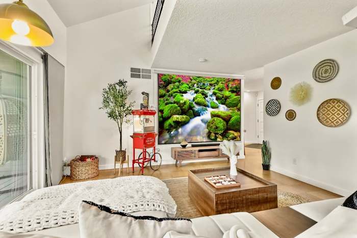 Sleeps 22 Game Room | Hot Tub photo 3