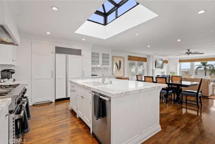 Beachside Retreat | Perfect Location| Free Parking photo 2