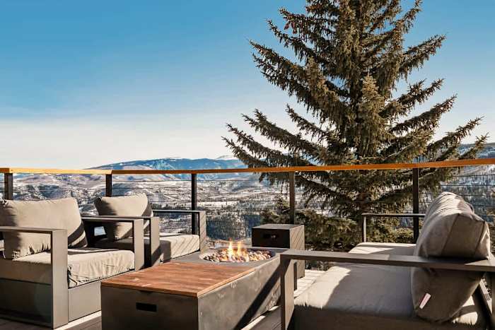 Beautiful Alpine Retreat: Hot Tub,Sauna, 360 Views photo 5