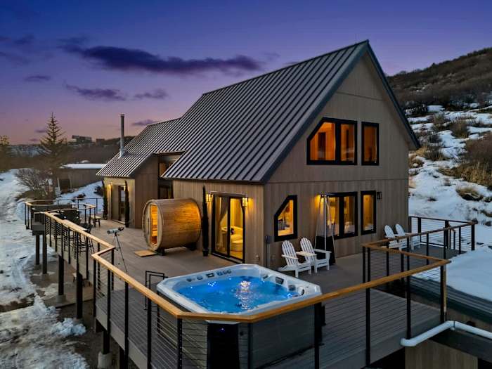 Beautiful Alpine Retreat: Hot Tub,Sauna, 360 Views photo 4
