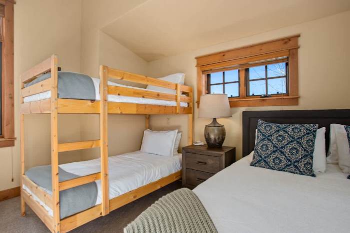 Bunk Room – Majestic Park
