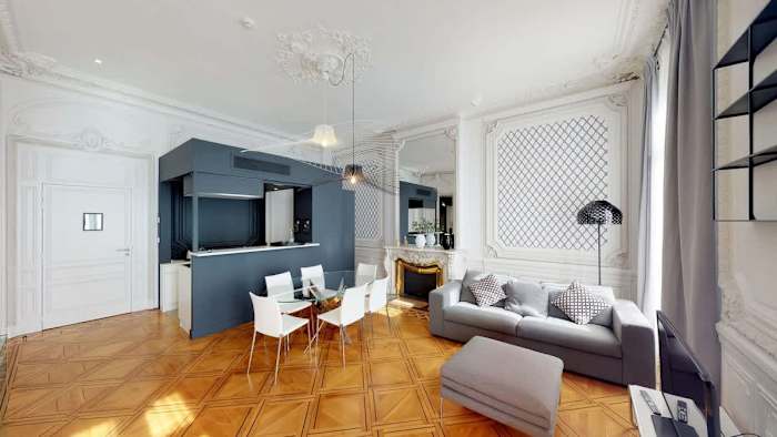Suite Vertigo, Lyon – 8