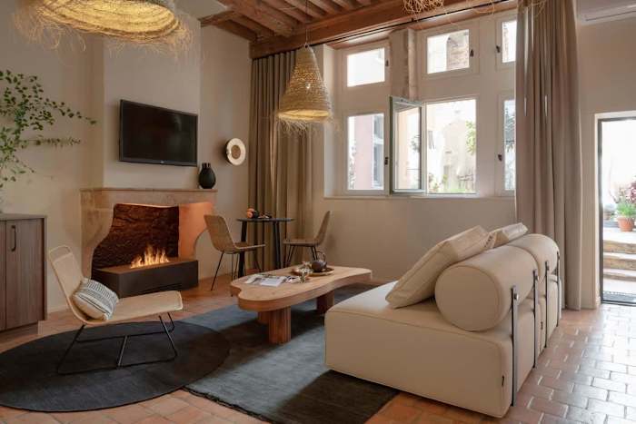 Suite Cobalt, Lyon – 5