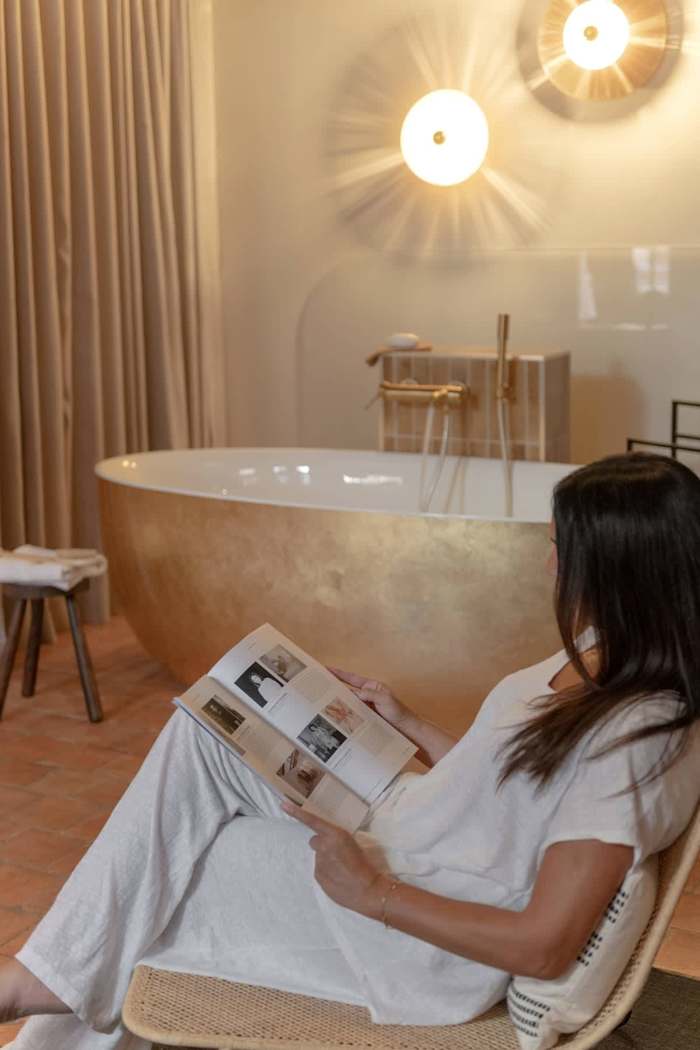 Suite Cobalt, Lyon – 9