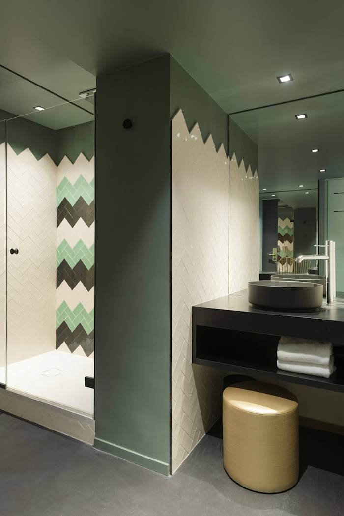 Suite Volatili, Lyon – 9
