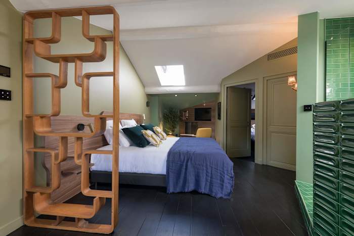 Suite Esmeralda, Lyon – 5