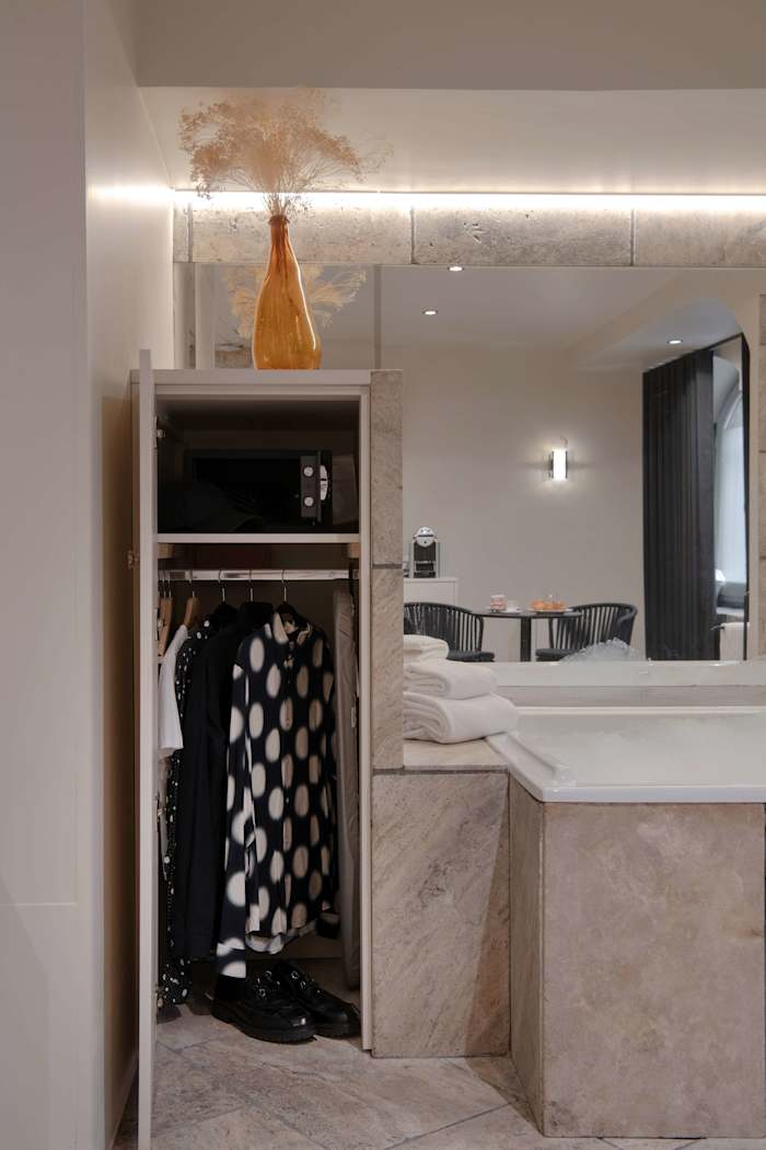 Suite Luna, Lyon – 8