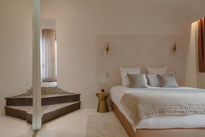 Suite Satin, Lyon – 9