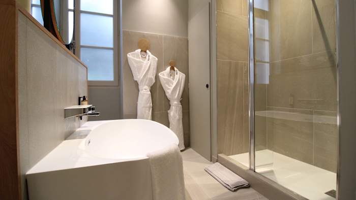 Suite Topaze, Lyon – 4