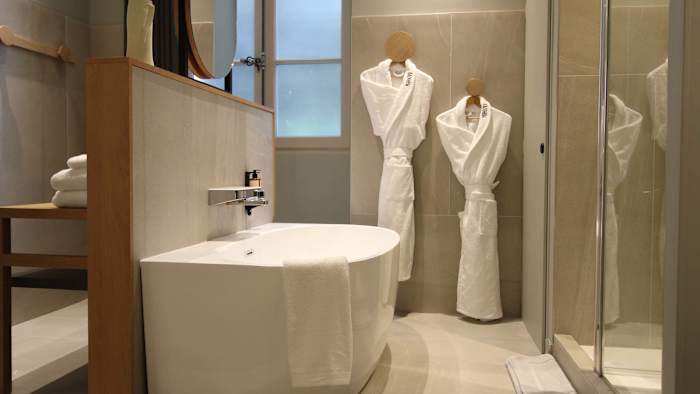 Suite Topaze, Lyon – 3