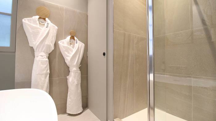 Suite Topaze, Lyon – 6
