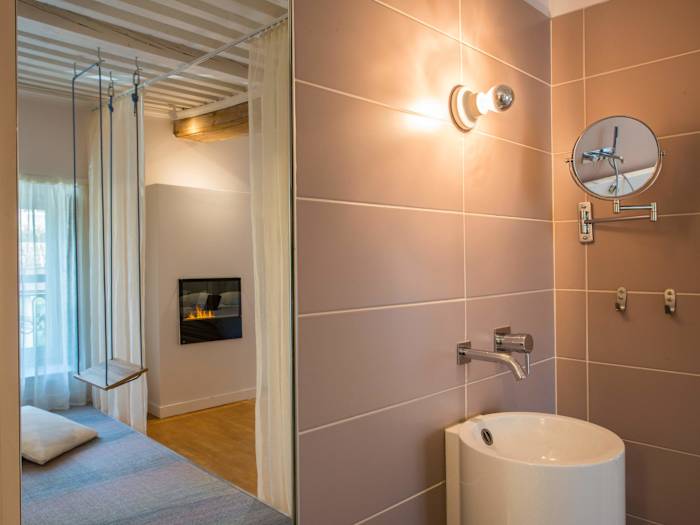 Suite Balançoire, Lyon – 9