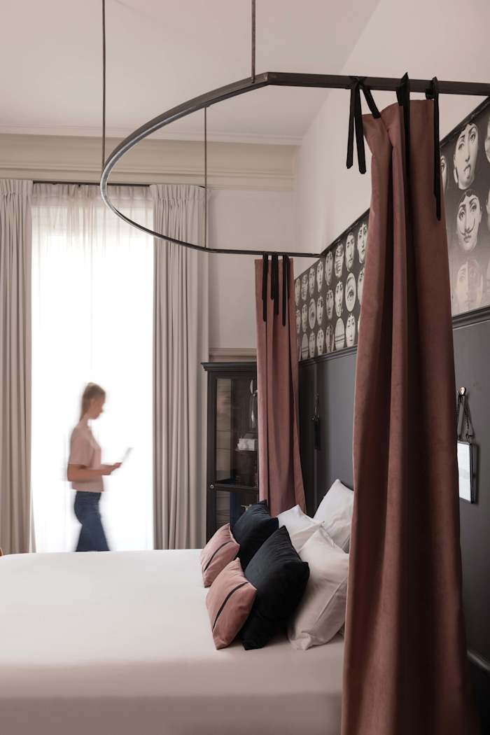 Suite Mystère, Lyon – 4