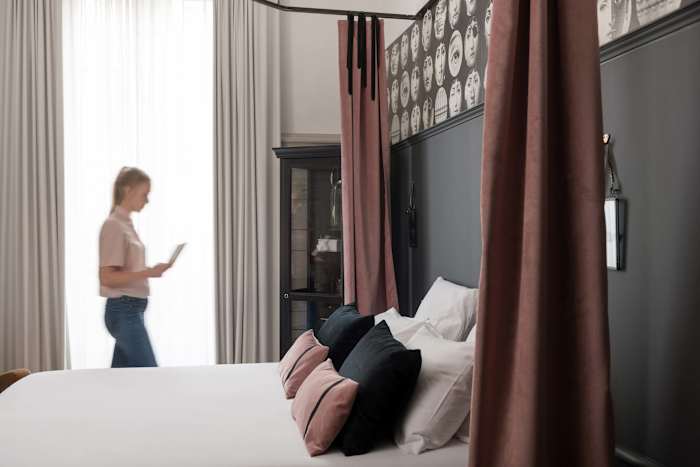 Suite Mystère, Lyon – 3
