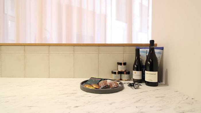 Suite Rubis, Lyon – 7