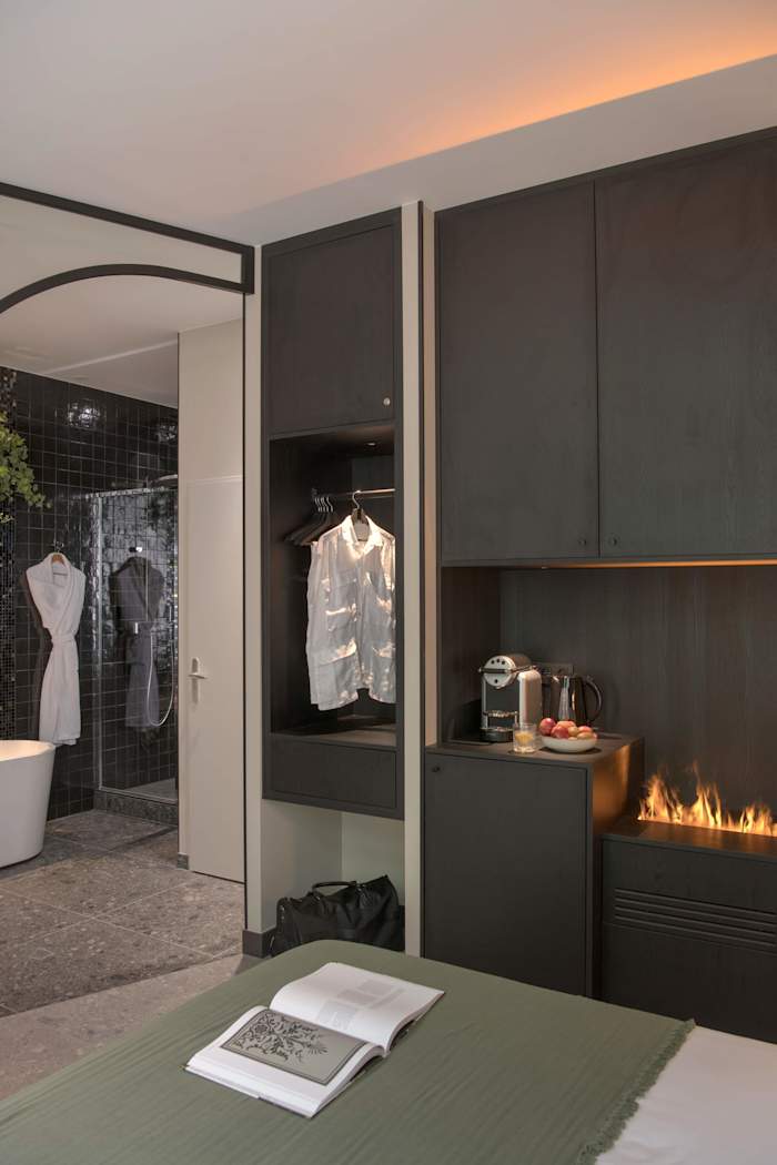 Suite Platine, Lyon – 6