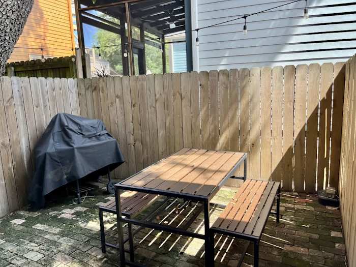 Victorian Cottage Steps to FQ | Historic Getaways — backyard
