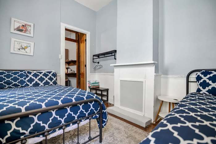 Anne Marie’s Creole Cottage - Historic Getaways — Bed 2 - Two Queens