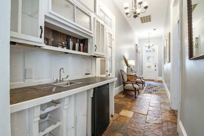Historic Governor's Home w/ Pool, Near French Quarter — Wet Bar