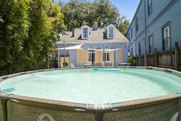 Historic Governor's Home w/ Pool, Near French Quarter — Backyard and pool