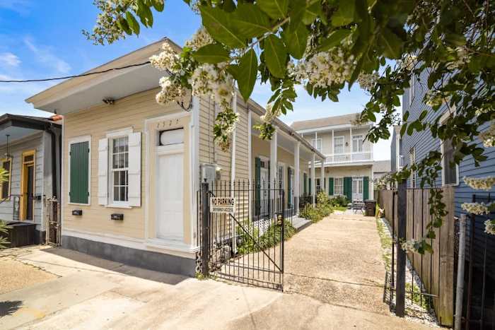 Dumaine Historic Gem - Front House — 13-1527 Dumaine St