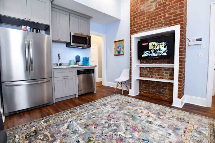 Claiborne Guest House w/pool by Historic Getaways