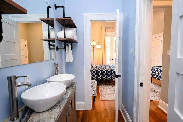 Governors Apartment Across from French Quarter — Bath 1 - Ensuite to room 1 and connected to hallway