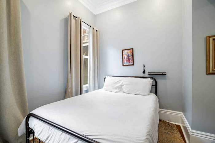 Governors Apartment - Historic Getaways — 70-OGS_3583 bed 1