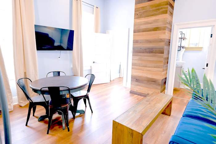 Governors Apartment -  2 bedroom  - Steps to FQ