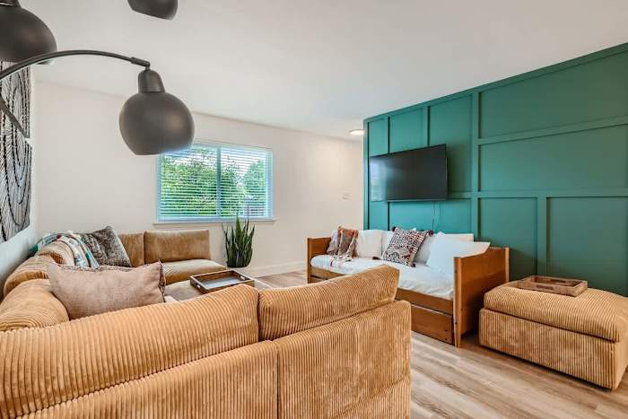 ATX Jukebox | Jacuzzi | Shuffleboard | Fire Pit — 50" TV