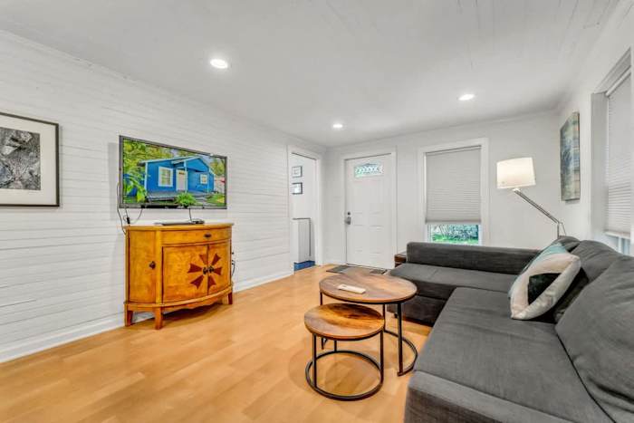 East Side Blue Bonnet w/ pool & hot tub — 1605ALAMOST-BLUSHOUSE---2